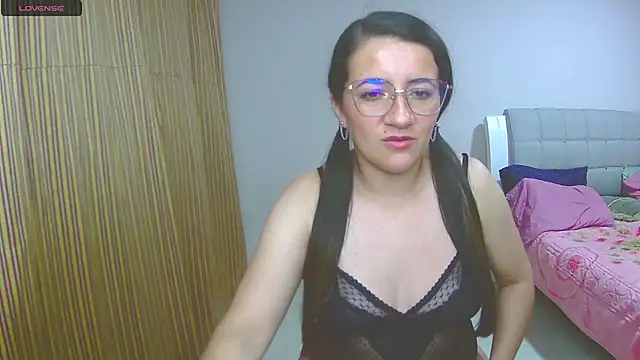 Snapshot of Dayanna_Smitt chatting on March 2, 12:20 am Dayanna Smitt online show from March 2, 12:20 am