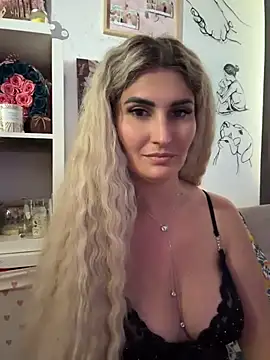 EvelynFrances online show from July 10, 1:14 pm