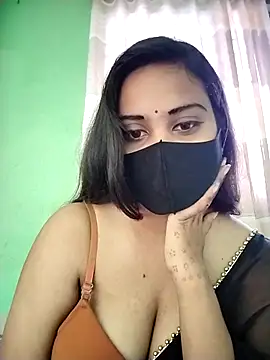 Snapshot of SimaRoy- chatting on May 3, 1:33 am SimaRoy- online show from May 3, 1:33 am