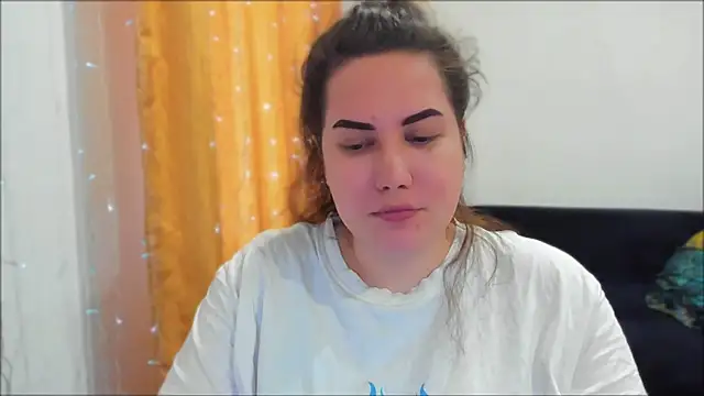 Snapshot of _madalexa_ chatting on April 22, 2:18 pm madalexa online show from April 22, 2:18 pm