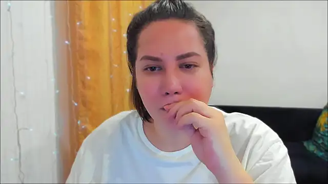 Snapshot of _madalexa_ chatting on May 4, 8:27 pm madalexa online show from May 4, 8:27 pm
