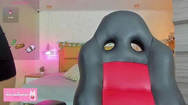 LARSONMIA online show from February 7, 11:47 am