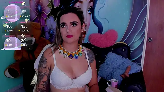 Snapshot of mia_bigtits17 chatting on May 7, 9:42 pm mia bigtits17 online show from May 7, 9:42 pm