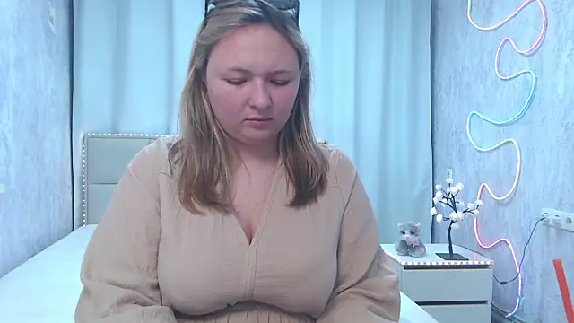 Snapshot of SallyVerda chatting on July 3, 5:41 pm SallyVerda online show from July 3, 5:41 pm