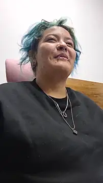 lucky-leah online show from February 22, 3:40 am