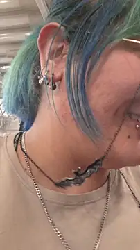 lucky-leah online show from March 7, 4:20 am