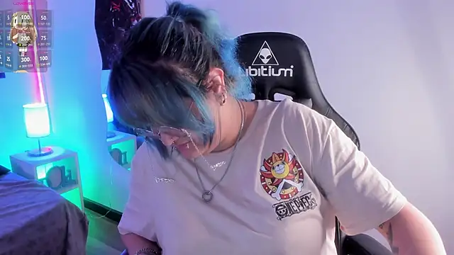 lucky-leah online show from March 24, 3:44 am