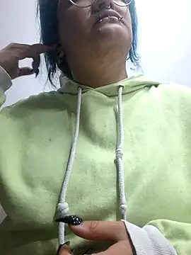 Snapshot of lucky-leah chatting on April 18, 4:16 am lucky-leah online show from April 18, 4:16 am