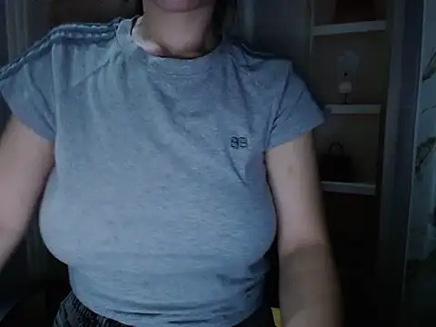 Love bug15 online show from April 17, 2:20 pm