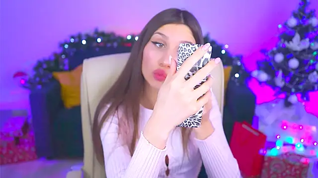 MollyPerry online show from December 8, 12:08 pm