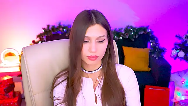 MollyPerry online show from December 12, 10:20 pm