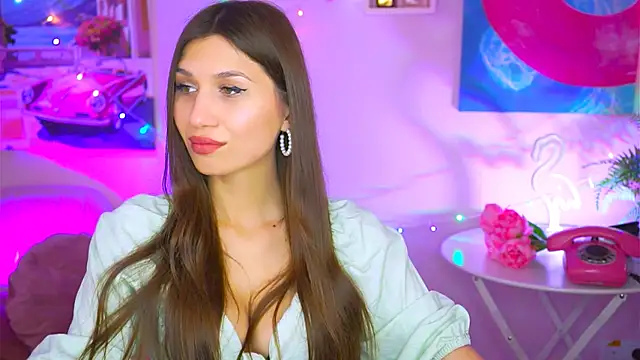 MollyPerry online show from December 17, 7:15 pm