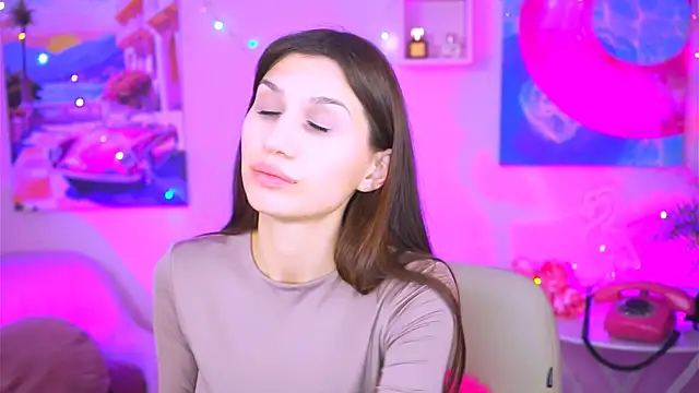 MollyPerry online show from January 7, 4:05 pm