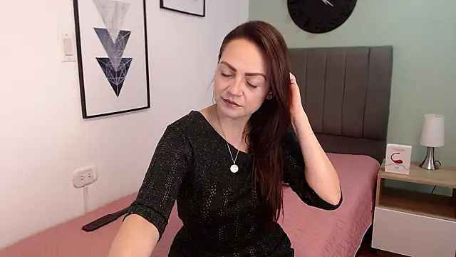 dory mia online show from February 18, 1:18 pm