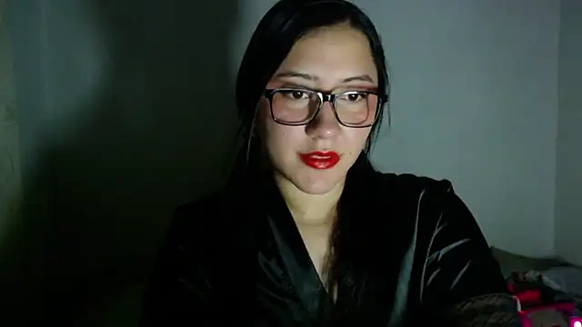 Snapshot of LuciaTomson chatting on July 8, 4:06 am LuciaTomson online show from July 8, 4:06 am
