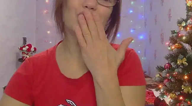 Snapshot of KittyyLaBeauty chatting on December 28, 6:49 am KittyyLaBeauty online show from December 28, 6:49 am