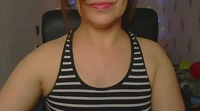 Snapshot of KittyyLaBeauty chatting on March 4, 2:10 pm KittyyLaBeauty online show from March 4, 2:10 pm