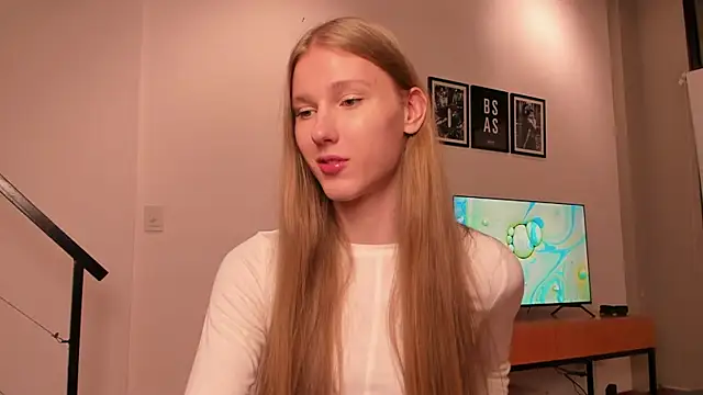 Mira Lite online show from January 18, 1:31 am