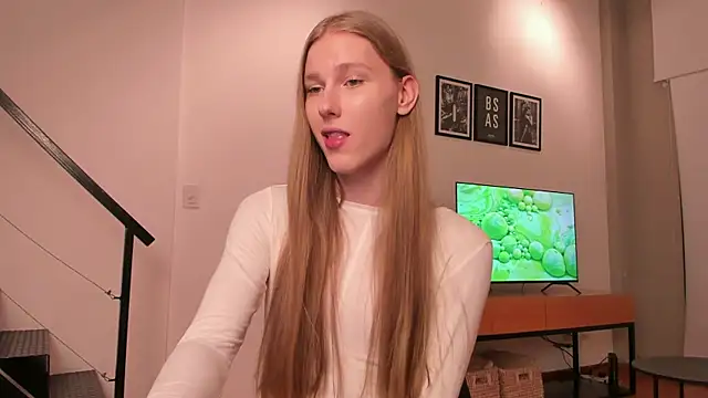 Snapshot of Mira_Lite chatting on May 2, 10:37 pm Mira Lite online show from May 2, 10:37 pm