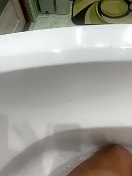 Snapshot of dddfffth chatting on November 2, 12:13 am dddfffth online show from November 2, 12:13 am