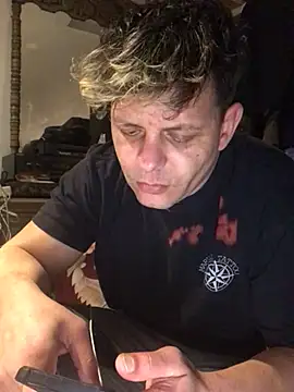 Snapshot of Phelyxx_elgato chatting on March 20, 12:43 pm Phelyxx elgato online show from March 20, 12:43 pm