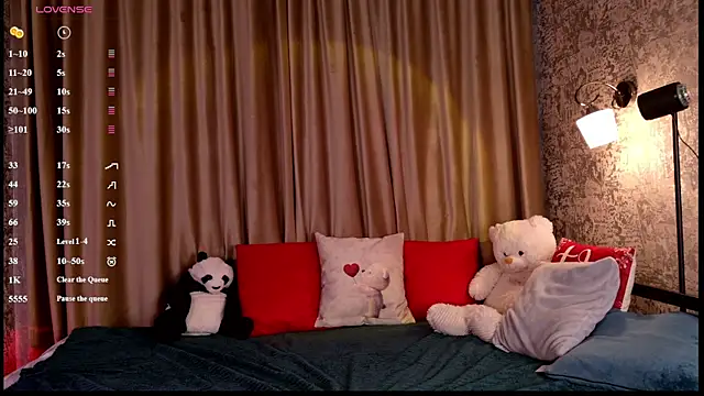 Snapshot of FreyaRaya chatting on May 13, 3:37 am FreyaRaya online show from May 13, 3:37 am