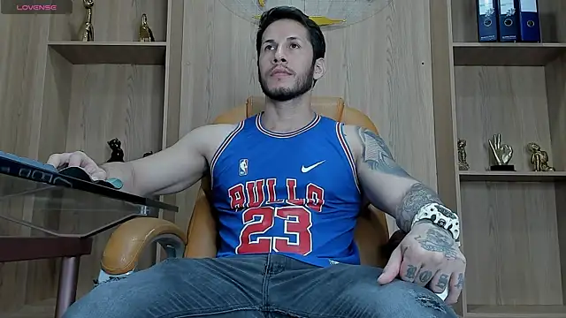 Snapshot of George_Diesell chatting on May 27, 4:09 am George Diesell online show from May 27, 4:09 am