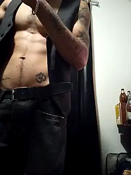 Snapshot of mexicaninuganda chatting on January 1, 9:28 am mexicaninuganda online show from January 1, 9:28 am