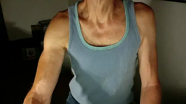 Snapshot of Artjack-cam4 chatting on July 10, 11:57 am Artjack-cam4 online show from July 10, 11:57 am