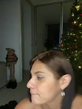 Snapshot of Susi_bell chatting on December 4, 2:42 am Susi bell online show from December 4, 2:42 am