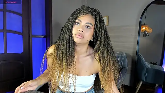 nayah   online show from March 18, 8:23 pm