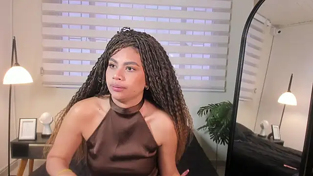 Snapshot of nayah__ chatting on May 2, 1:05 pm nayah online show from May 2, 1:05 pm