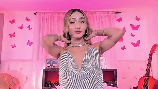 Snapshot of rosemonrooe chatting on May 21, 9:44 pm rosemonrooe online show from May 21, 9:44 pm