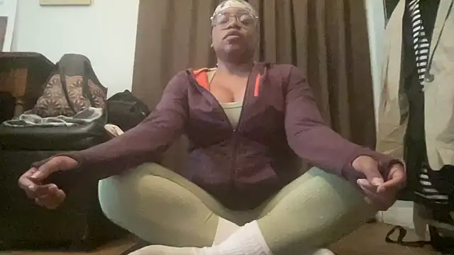 MommyConfident online show from April 20, 5:05 pm