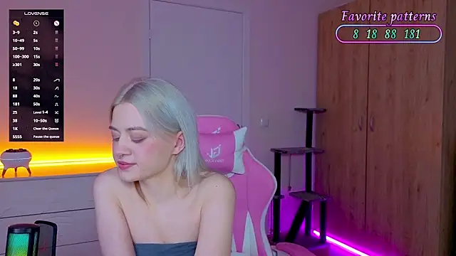 mybunnywendy online show from April 29, 5:30 pm