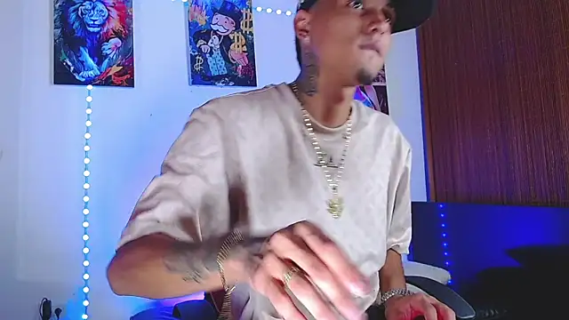 Snapshot of Liam_lee chatting on January 16, 11:42 pm Liam lee online show from January 16, 11:42 pm