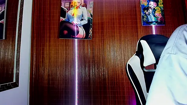 Snapshot of Liam_lee chatting on January 31, 9:57 pm Liam lee online show from January 31, 9:57 pm