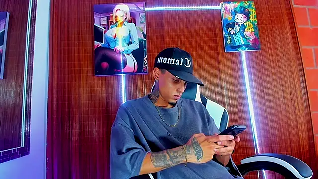 Snapshot of Liam_lee chatting on February 11, 9:20 pm Liam lee online show from February 11, 9:20 pm