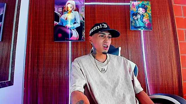 Snapshot of Liam_lee chatting on February 14, 9:11 pm Liam lee online show from February 14, 9:11 pm