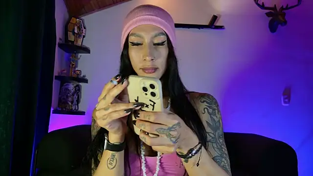 Snapshot of Juana_777 chatting on May 7, 11:32 pm Juana 777 online show from May 7, 11:32 pm
