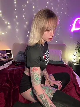 haileyhope  online show from February 11, 3:28 pm