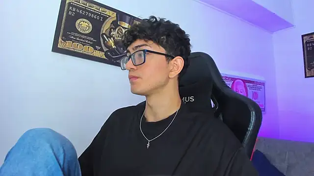 Snapshot of TylerWhite_ chatting on March 12, 2:52 am TylerWhite online show from March 12, 2:52 am