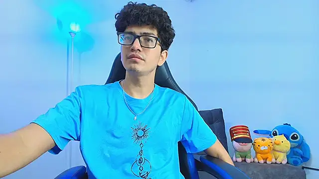 Snapshot of TylerWhite_ chatting on November 20, 4:12 am TylerWhite online show from November 20, 4:12 am