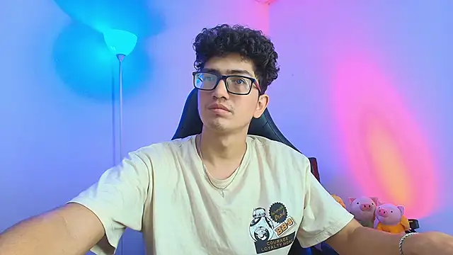 Snapshot of TylerWhite_ chatting on January 6, 3:32 am TylerWhite online show from January 6, 3:32 am