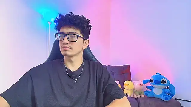 Snapshot of TylerWhite_ chatting on January 12, 2:00 pm TylerWhite online show from January 12, 2:00 pm