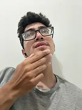 Snapshot of TylerWhite_ chatting on March 15, 5:08 pm TylerWhite online show from March 15, 5:08 pm