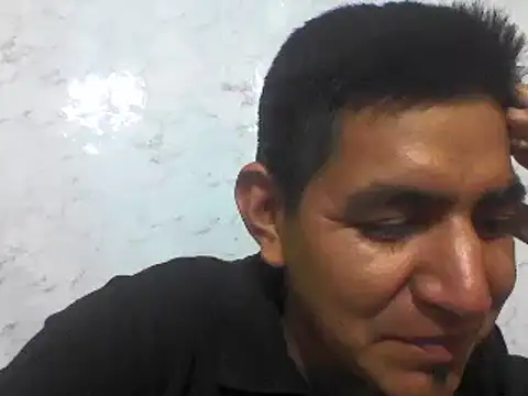 Snapshot of latino17 chatting on January 13, 5:44 am latino17 online show from January 13, 5:44 am