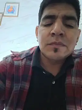 Snapshot of latino17 chatting on November 16, 7:25 am latino17 online show from November 16, 7:25 am