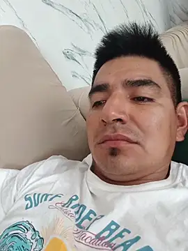 Snapshot of latino17 chatting on March 3, 3:29 pm latino17 online show from March 3, 3:29 pm