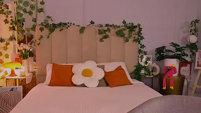 Snapshot of Meow_Nancy chatting on June 4, 5:02 am Meow Nancy online show from June 4, 5:02 am